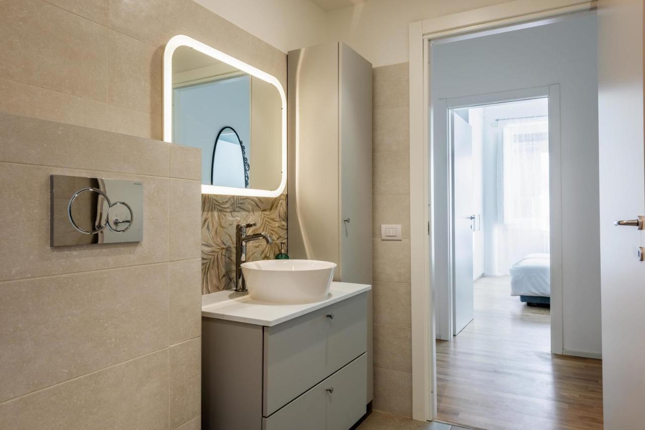 Spacious & Comfortable Apartment In Duomo By Easylife Mediolan Zewnętrze zdjęcie
